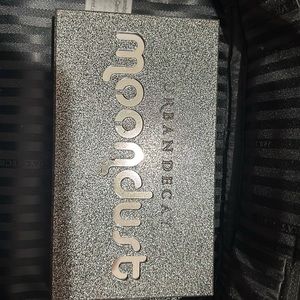 Urban decay moondust palette.